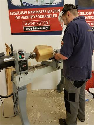 Mark Sanger holder tredreiekurs i våre lokaler