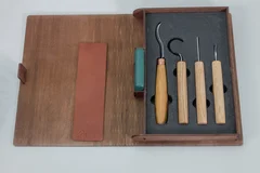 Spikkesett S19Book i gaveeske 4 kniver og slipeutstyr. Beavercraft