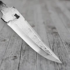Råsmidd knivblad 120–140 mm – falsk egg Smidd av Morten Håkonsen