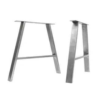 Ben til bredt bord. 2stk. H710 X B780mm A-type. Lakkert r&#229;st&#229;l.