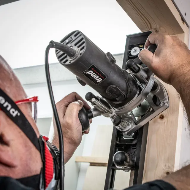 Trend T4EK Håndoverfres 850W 8 mm spennhylse, variabel hastighet,230V 