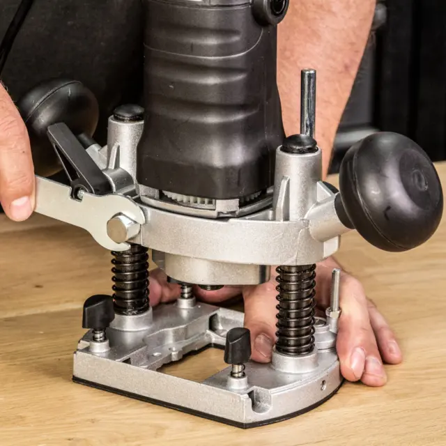 Trend T4EK Håndoverfres 850W 8 mm spennhylse, variabel hastighet,230V 