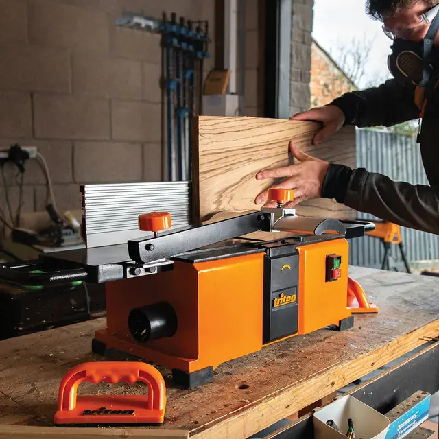 Triton TSPL152 1100W. Avretterhøvel 152mm høvlebredde 